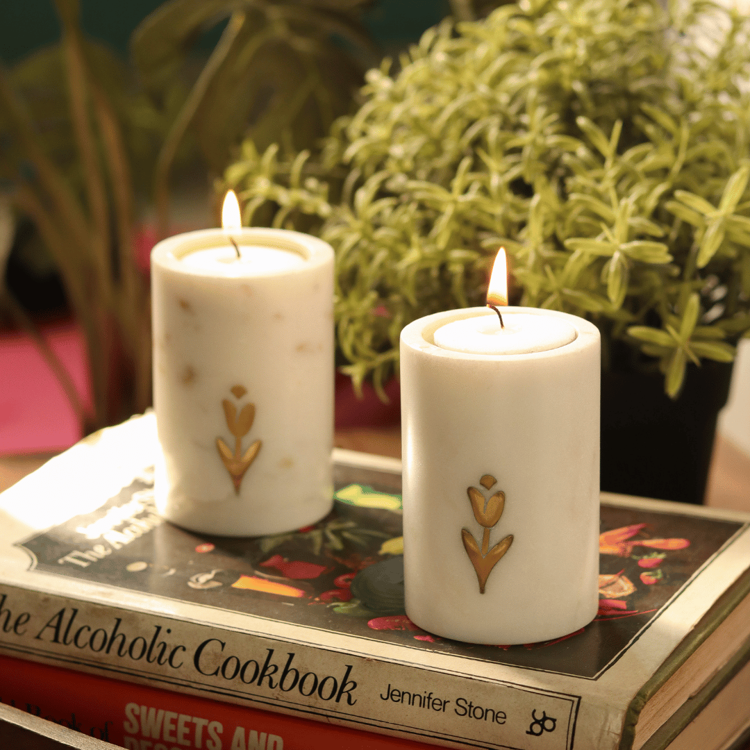 Atrangi Studio Tulip Marble Candle Holder
