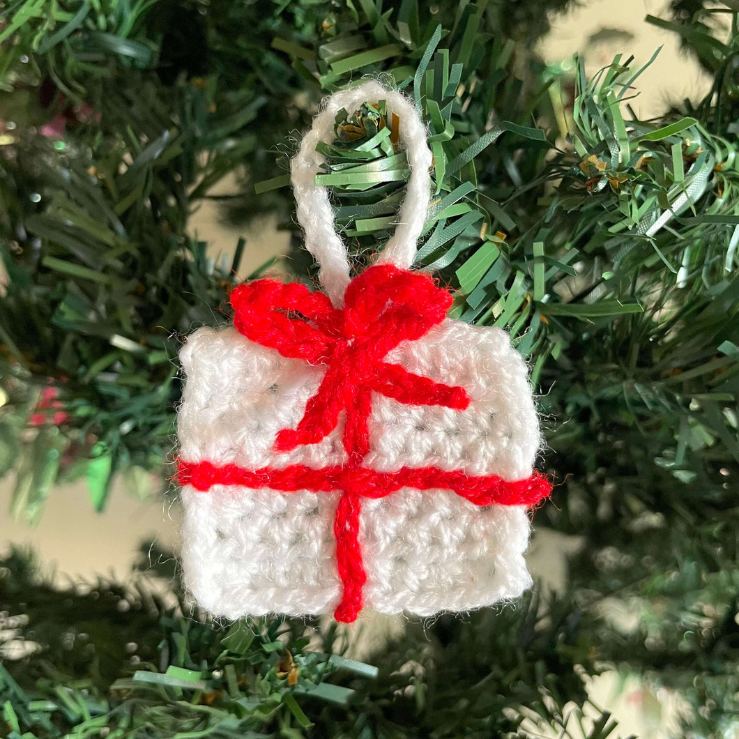 Gift Tree Ornament - White (Set Of 3)