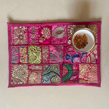 Load image into Gallery viewer, Pink Patchwork Table Mats
